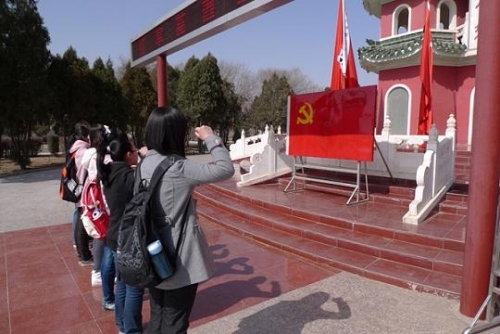 兰大法学院学生赴会宁参观会师纪念馆