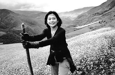 台湾女记者弃高薪投身农村教育