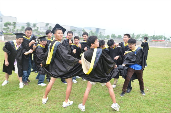 毕业季节 同学照 大学毕业 毕业照 搞笑毕业照 雷人照