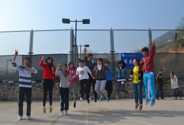 山东科技大学选拔33名志愿者参加暖春义教