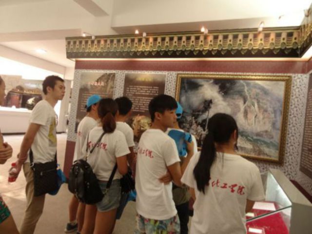 赣南师范学院蒲公英大学生服务队走进白莲之乡