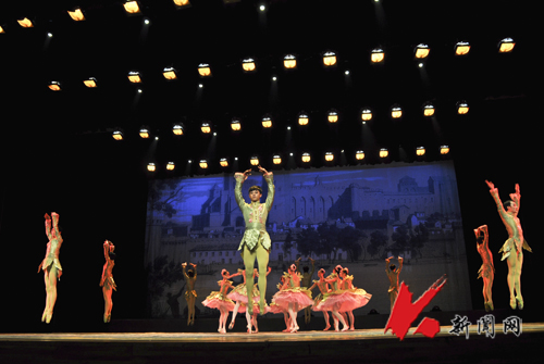 世界经典芭蕾舞剧《胡桃夹子》选段《百花园舞曲》  表演者：王韵 焦洋等