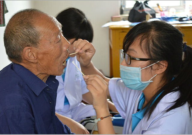  湖北医药学院口腔学子赴十堰市周边县市开展口腔健康义诊活动